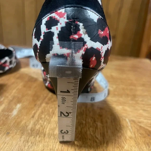 Alexander McQueen Tricolor Pixel Print Leather Lex D" Orsay Pumps - Picture 10 of 15